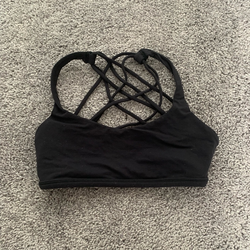Lululemon free to be sports bra